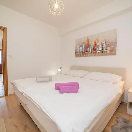 Divanovic Apartment