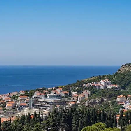 Divanovic דוברובניק